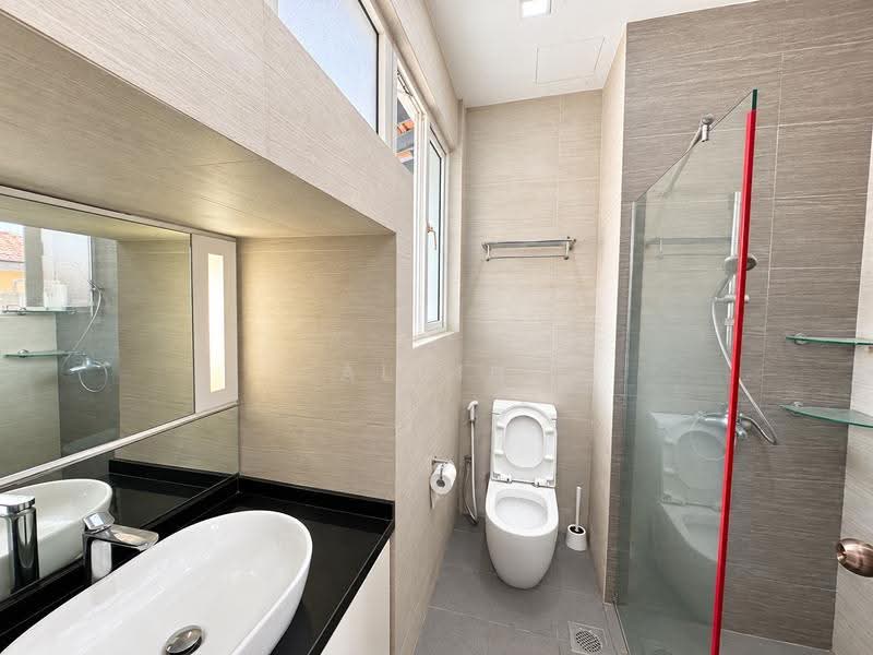 Thomson Green, Thomson Green, Ang Mo Kio / Bishan / Thomson, 3 Bedrooms, 2,112 sqft, Semi-Detached House For Sale, by Alvin Chiam, 500260252 - Bathroom - PropertyGuru.com.sg