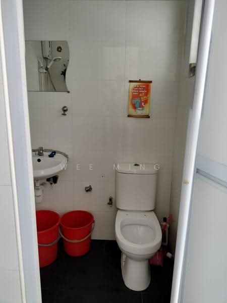 Jalan Ulu Siglap, Jalan Ulu Siglap, Bedok / Upper East Coast, Room Rental, 120 sqft, Terraced House For Rent, by Wee Ming Hao, 500260254 - Bathroom - PropertyGuru.com.sg