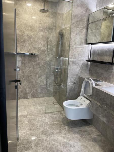 Martin Modern, 8 Martin Place, Orchard / River Valley, 2 Bedrooms, 764 sqft, Apartment For Rent, by Diana Wei, 500260255 - Bathroom - PropertyGuru.com.sg
