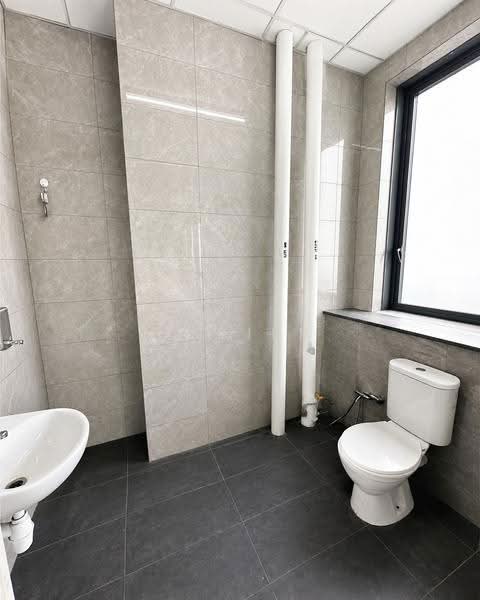 REVV, 1 Corporation Drive, Boon Lay / Jurong / Tuas, 1,755 sqft, Factory / Workshop (B2) For Sale, by Javier Ng 黄允健, 500260269 - Bathroom - CommercialGuru.com.sg