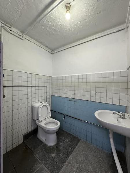 224 Tg Katong Road, Tg Katong Road, East Coast / Marine Parade, 2,700 sqft, Shop / Shophouse For Rent, by Casey Lim, 500260294 - Bathroom - CommercialGuru.com.sg