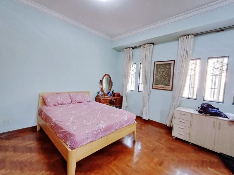 Parry Green, Limbok Terrace, Hougang / Punggol / Sengkang, 6 Bedrooms, 4,035 sqft, Corner Terrace For Sale, by Kan Li Ling, 500260299 - Bedroom - PropertyGuru.com.sg