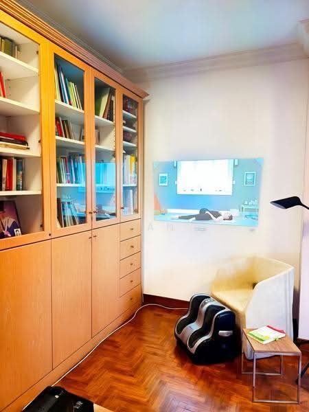 Parry Green, Limbok Terrace, Hougang / Punggol / Sengkang, 6 Bedrooms, 4,035 sqft, Corner Terrace For Sale, by Kan Li Ling, 500260299 - Study - PropertyGuru.com.sg