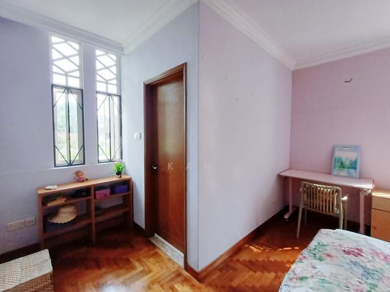 Parry Green, Limbok Terrace, Hougang / Punggol / Sengkang, 6 Bedrooms, 4,035 sqft, Corner Terrace For Sale, by Kan Li Ling, 500260299 - Bedroom - PropertyGuru.com.sg