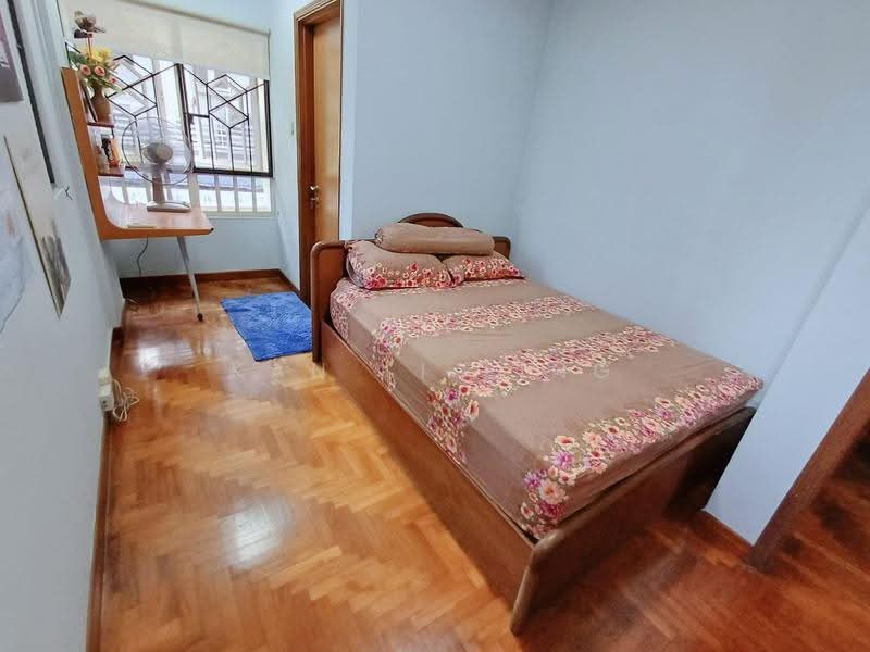 Parry Green, Limbok Terrace, Hougang / Punggol / Sengkang, 6 Bedrooms, 4,035 sqft, Corner Terrace For Sale, by Kan Li Ling, 500260299 - Bedroom - PropertyGuru.com.sg
