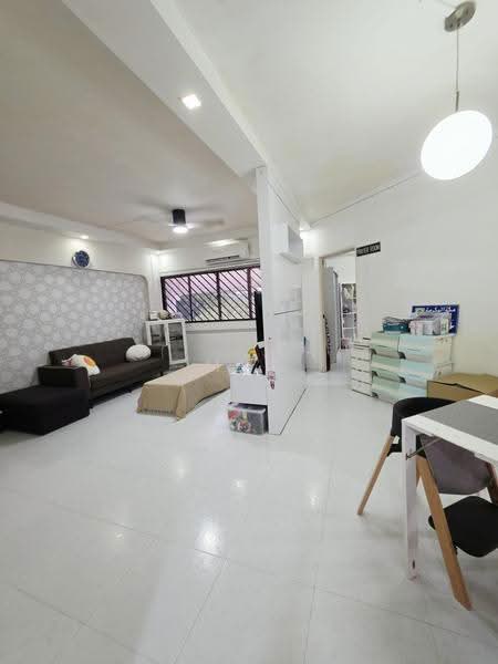 203 Bukit Batok Street 21, 203 Bukit Batok Street 21, Dairy Farm / Bukit Panjang / Choa Chu Kang, 3 Bedrooms, 1,119 sqft, HDB Flat For Sale, by Mus Taqim, 500260323 - Living Room - PropertyGuru.com.sg