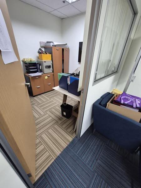 window unit for rent (bugis)!, studio classes workshops office (bugis)!, Beach Road / Bugis / Rochor, 452 sqft, Office For Rent, by Joel Yong, 500260331 - CommercialGuru.com.sg