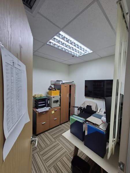window unit for rent (bugis)!, studio classes workshops office (bugis)!, Beach Road / Bugis / Rochor, 452 sqft, Office For Rent, by Joel Yong, 500260331 - CommercialGuru.com.sg