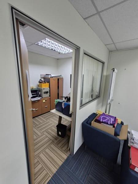 window unit for rent (bugis)!, studio classes workshops office (bugis)!, Beach Road / Bugis / Rochor, 452 sqft, Office For Rent, by Joel Yong, 500260331 - CommercialGuru.com.sg