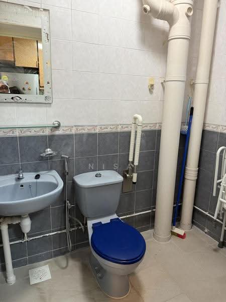 405 Admiralty Link, 405 Admiralty Link, Sembawang / Yishun, 2 Bedrooms, 1,001 sqft, HDB Flat For Rent, by Nisa Ismail, 500260341 - Bathroom - PropertyGuru.com.sg