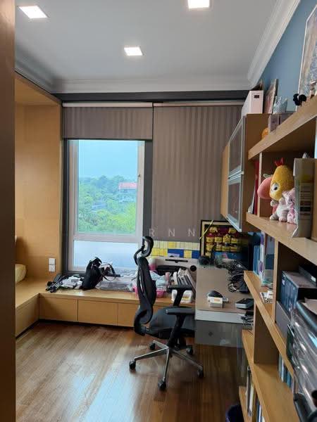 Sembawang Straits Estate, 4 Jalan Machang, Sembawang / Yishun, 5 Bedrooms, 3,500 sqft, Semi-Detached House For Sale, by Fernn Lim, 500260348 - Study - PropertyGuru.com.sg