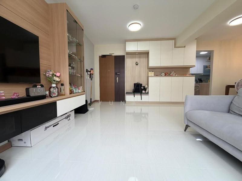 228B Punggol Field, 228B Punggol Field, Hougang / Punggol / Sengkang, 3 Bedrooms, 1,001 sqft, HDB Flat For Sale, by Yuna Lim, 500260349 - Living Room - PropertyGuru.com.sg