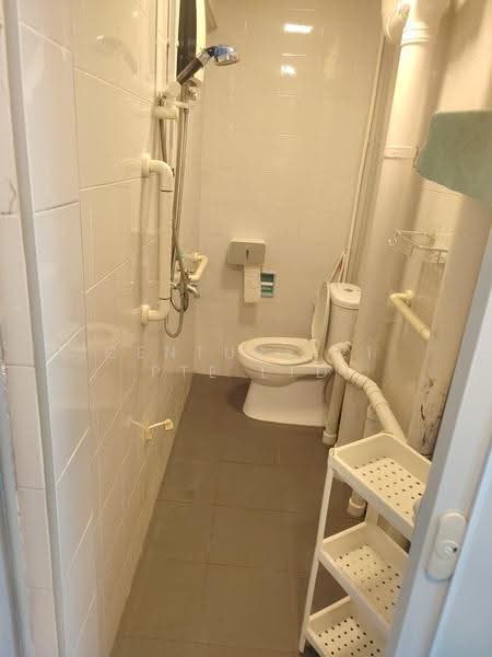 87 Commonwealth Close, 87 Commonwealth Close, Alexandra / Commonwealth, 2 Bedrooms, 624 sqft, HDB Flat For Rent, by RON SEOW, 500260355 - Bathroom - PropertyGuru.com.sg