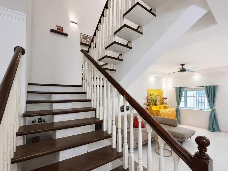 Within 2 km to Tao Nan, East Coast / Marine Parade, 5 Bedrooms, 2,800 sqft, Corner Terrace For Sale, by Alan Hoan, 500260374 - Living Room - PropertyGuru.com.sg