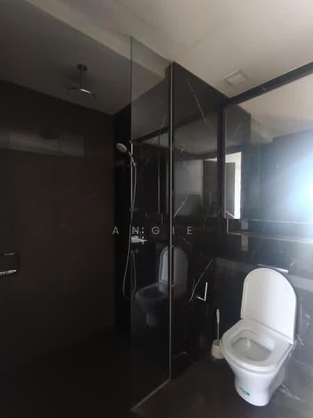 The Florence Residences, 99 Hougang Avenue 2, Hougang / Punggol / Sengkang, 2 Bedrooms, 646 sqft, Condominium For Rent, by ANGIE CHNG, 500260411 - Bathroom - PropertyGuru.com.sg