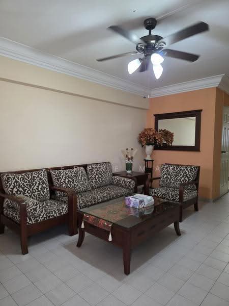 778 Yishun Avenue 2, 778 Yishun Avenue 2, Sembawang / Yishun, 2 Bedrooms, 797 sqft, HDB Flat For Rent, by Serene Mak, 500260424 - Living Room - PropertyGuru.com.sg