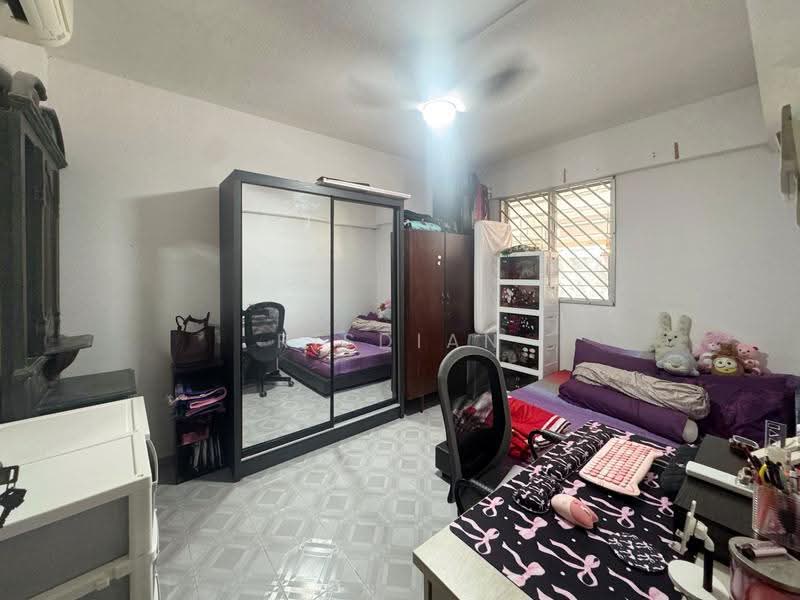 234 Bukit Batok East Avenue 5, 234 Bukit Batok East Avenue 5, Dairy Farm / Bukit Panjang / Choa Chu Kang, 2 Bedrooms, 786 sqft, HDB Flat For Sale, by Risdian Isbintara, 500260430 - Bedroom - PropertyGuru.com.sg