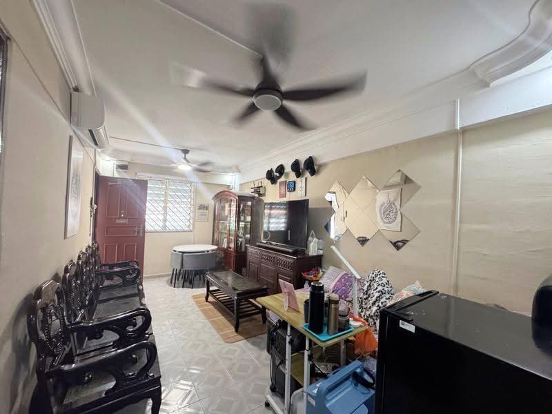 234 Bukit Batok East Avenue 5, 234 Bukit Batok East Avenue 5, Dairy Farm / Bukit Panjang / Choa Chu Kang, 2 Bedrooms, 786 sqft, HDB Flat For Sale, by Risdian Isbintara, 500260430 - Living Room - PropertyGuru.com.sg