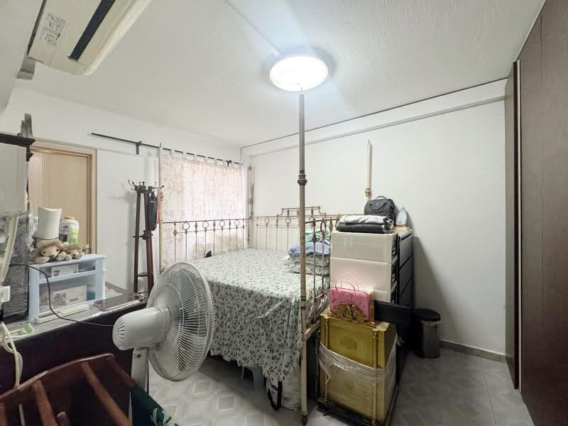 234 Bukit Batok East Avenue 5, 234 Bukit Batok East Avenue 5, Dairy Farm / Bukit Panjang / Choa Chu Kang, 2 Bedrooms, 786 sqft, HDB Flat For Sale, by Risdian Isbintara, 500260430 - Bedroom - PropertyGuru.com.sg