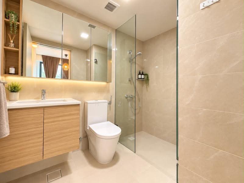 Treasure at Tampines, 39 Tampines Lane, Pasir Ris / Tampines, 2 Bedrooms, 678 sqft, Condominium For Sale, by Hazel Lim, 500260440 - Bathroom - PropertyGuru.com.sg