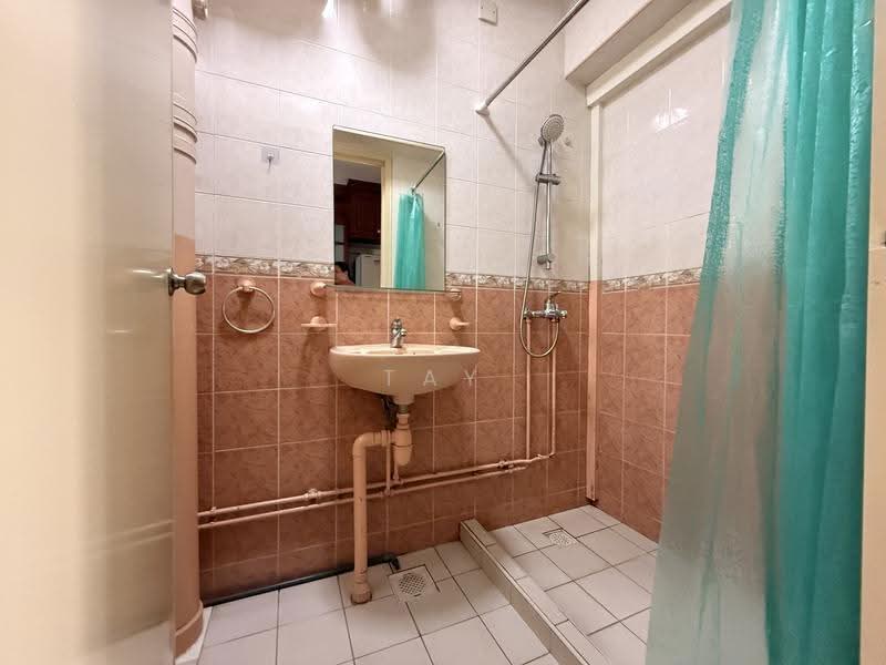 700A Ang Mo Kio Avenue 6, 700A Ang Mo Kio Avenue 6, Ang Mo Kio / Bishan / Thomson, Room Rental, 160 sqft, HDB Flat For Rent, by TAY HELEN, 500260442 - Bathroom - PropertyGuru.com.sg