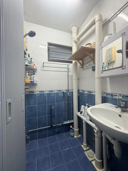 73 Geylang Bahru, 73 Geylang Bahru, Balestier / Toa Payoh, 2 Bedrooms, 635 sqft, HDB Flat For Sale, by Desmond Mok, 500260459 - Bathroom - PropertyGuru.com.sg
