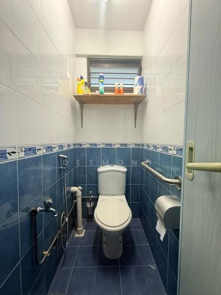 73 Geylang Bahru, 73 Geylang Bahru, Balestier / Toa Payoh, 2 Bedrooms, 635 sqft, HDB Flat For Sale, by Desmond Mok, 500260459 - Bathroom - PropertyGuru.com.sg