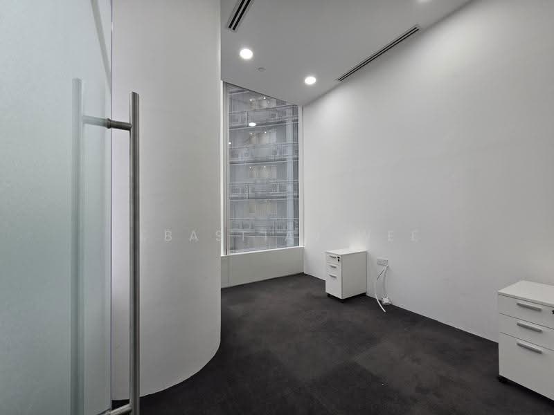 The Central, 6 Eu Tong Sen Street, Boat Quay / Raffles Place / Marina, 1,668 sqft, Office For Rent, by Sebastian Wee, 500260492 - Meeting Room - 1 - CommercialGuru.com.sg