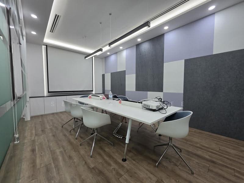 The Central, 6 Eu Tong Sen Street, Boat Quay / Raffles Place / Marina, 1,668 sqft, Office For Rent, by Sebastian Wee, 500260492 - Conference Room - 2 of 2 - CommercialGuru.com.sg
