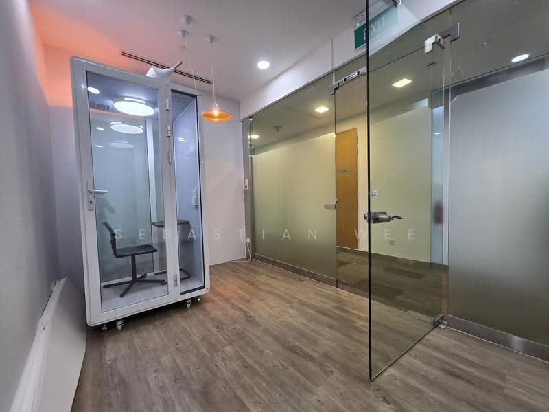The Central, 6 Eu Tong Sen Street, Boat Quay / Raffles Place / Marina, 1,668 sqft, Office For Rent, by Sebastian Wee, 500260492 - Entrance - Sound Booth 1 - CommercialGuru.com.sg