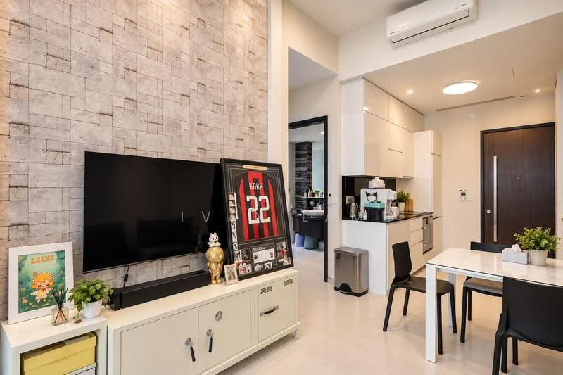 Robin Suites, 25 Robin Road, Tanglin / Holland / Bukit Timah, 4 Bedrooms, 1,001 sqft, Apartment For Sale, by Ivan Lam, 500260500 - Living Room - PropertyGuru.com.sg