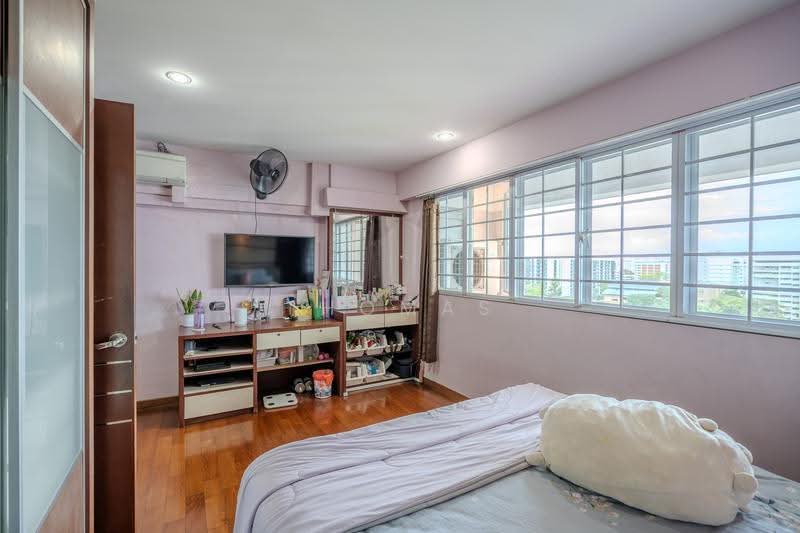 125 Tampines Street 11, 125 Tampines Street 11, Pasir Ris / Tampines, 3 Bedrooms, 1,690 sqft, HDB Flat For Sale, by Thomas Lim, 500260506 - Bedroom - PropertyGuru.com.sg