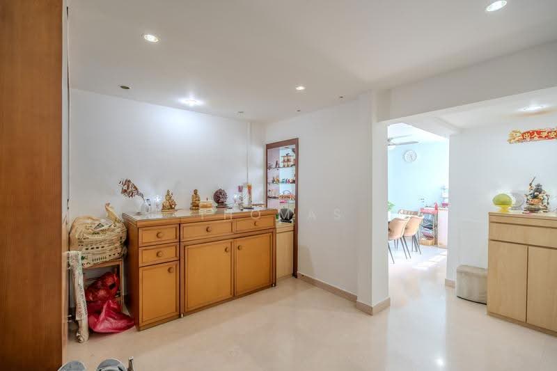 125 Tampines Street 11, 125 Tampines Street 11, Pasir Ris / Tampines, 3 Bedrooms, 1,690 sqft, HDB Flat For Sale, by Thomas Lim, 500260506 - Living Room - PropertyGuru.com.sg