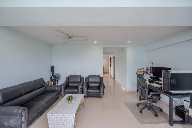 125 Tampines Street 11, 125 Tampines Street 11, Pasir Ris / Tampines, 3 Bedrooms, 1,690 sqft, HDB Flat For Sale, by Thomas Lim, 500260506 - Living Room - PropertyGuru.com.sg