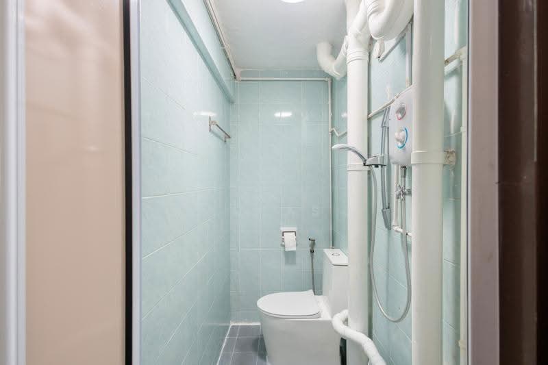 6 Jalan Batu, 6 Jalan Batu, East Coast / Marine Parade, 3 Bedrooms, 646 sqft, HDB Flat For Sale, by Lucas Loh, 500260518 - Bathroom - PropertyGuru.com.sg