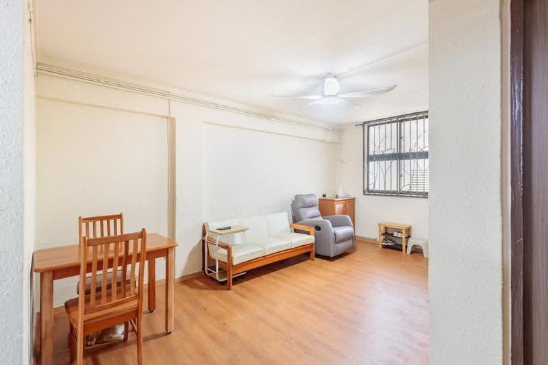 6 Jalan Batu, 6 Jalan Batu, East Coast / Marine Parade, 3 Bedrooms, 646 sqft, HDB Flat For Sale, by Lucas Loh, 500260518 - Living Room - PropertyGuru.com.sg