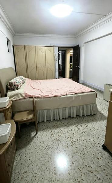 403 Jurong West Street 42, 403 Jurong West Street 42, Boon Lay / Jurong / Tuas, 3 Bedrooms, 1,141 sqft, HDB Flat For Sale, by Brigetti Lee, 500260522 - Master Bedroom - PropertyGuru.com.sg
