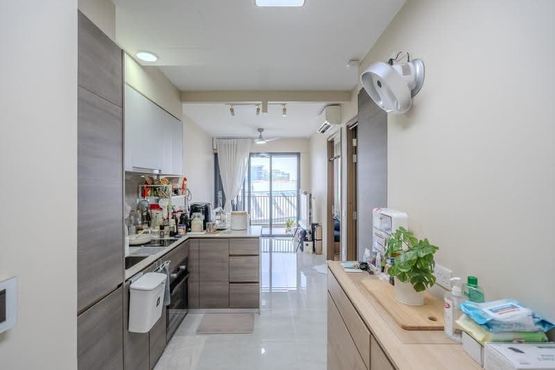 The Florence Residences, 87 Hougang Avenue 2, Hougang / Punggol / Sengkang, 1 Bedroom, 484 sqft, Condominium For Sale, by Thomas Lim, 500260535 - Kitchen - PropertyGuru.com.sg