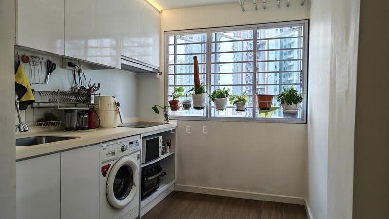161 Mei Ling Street, 161 Mei Ling Street, Alexandra / Commonwealth, 2 Bedrooms, 775 sqft, HDB Flat For Sale, by Lee Kim Buk, 500260562 - Kitchen - PropertyGuru.com.sg