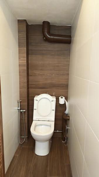 161 Mei Ling Street, 161 Mei Ling Street, Alexandra / Commonwealth, 2 Bedrooms, 775 sqft, HDB Flat For Sale, by Lee Kim Buk, 500260562 - Bathroom - PropertyGuru.com.sg