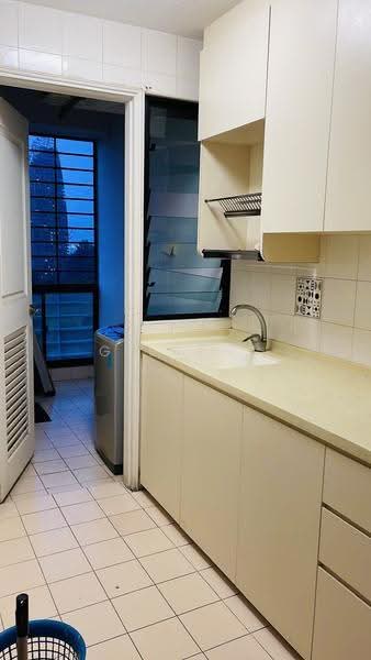 Harbour View Towers, 21 Telok Blangah Drive, Harbourfront / Telok Blangah, 2 Bedrooms, 797 sqft, Condominium For Sale, by Gilbert Tiew, 500260605 - Kitchen - PropertyGuru.com.sg