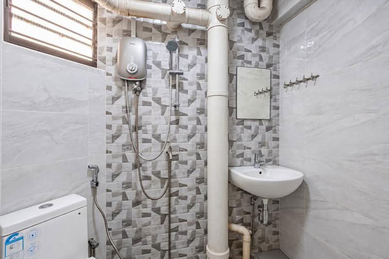 709 Bedok Reservoir Road, 709 Bedok Reservoir Road, Bedok / Upper East Coast, 3 Bedrooms, 1,012 sqft, HDB Flat For Sale, by Aileen Chew, 500260606 - Bathroom - PropertyGuru.com.sg