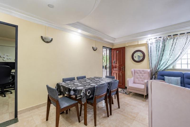 709 Bedok Reservoir Road, 709 Bedok Reservoir Road, Bedok / Upper East Coast, 3 Bedrooms, 1,012 sqft, HDB Flat For Sale, by Aileen Chew, 500260606 - Living Room - PropertyGuru.com.sg