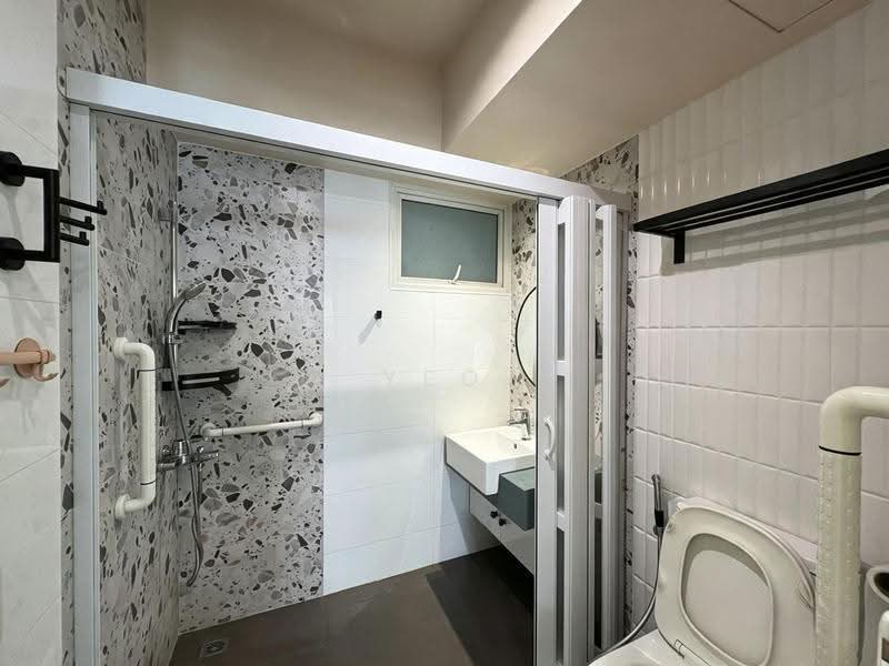 588C Ang Mo Kio Street 52, 588C Ang Mo Kio Street 52, Ang Mo Kio / Bishan / Thomson, 3 Bedrooms, 968 sqft, HDB Flat For Sale, by Yeo Tong Boon, 500260608 - Bathroom - PropertyGuru.com.sg