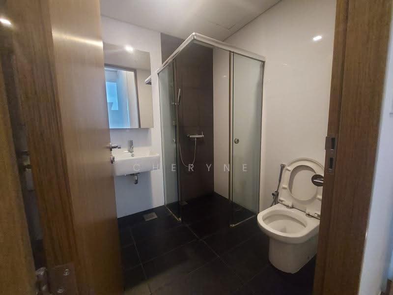 4 bedroom + enclosed study, Marine Terrace MRT, penthouse with pool, pet friendly, East Coast / Marine Parade, 4 Bedrooms, 2,562 sqft, Condominium For Rent, by Cheryne Hoo, 500260665 - Bathroom - PropertyGuru.com.sg
