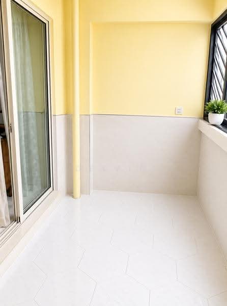 710 Hougang Avenue 2, 710 Hougang Avenue 2, Hougang / Punggol / Sengkang, 3 Bedrooms, 1,300 sqft, HDB Flat For Sale, by Delvin Ong, 500260668 - Balcony - PropertyGuru.com.sg
