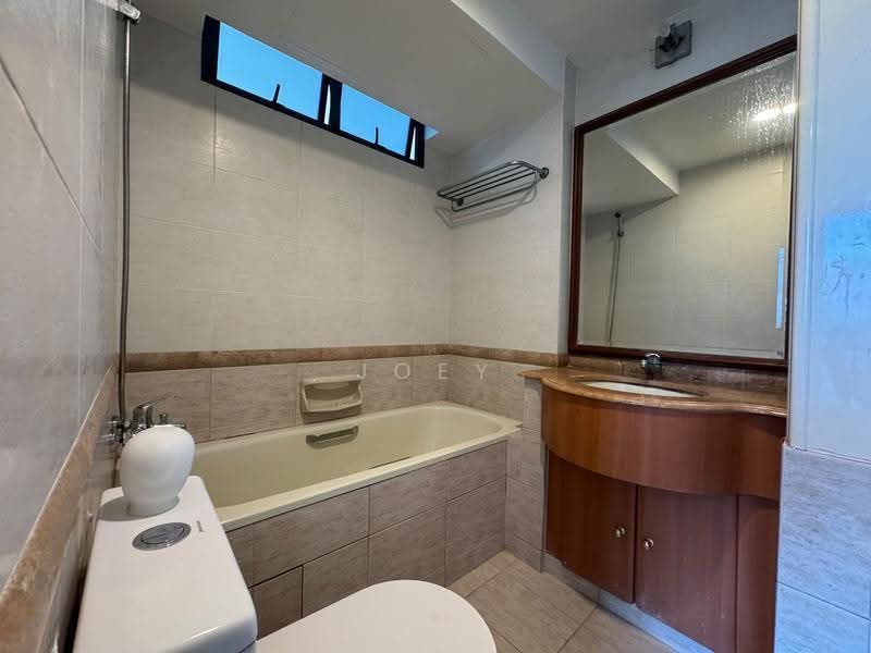 Regent Grove, 50 Choa Chu Kang North 7, Dairy Farm / Bukit Panjang / Choa Chu Kang, 3 Bedrooms, 1,195 sqft, Condominium For Rent, by Joey Tan, 500260670 - Bathroom - PropertyGuru.com.sg