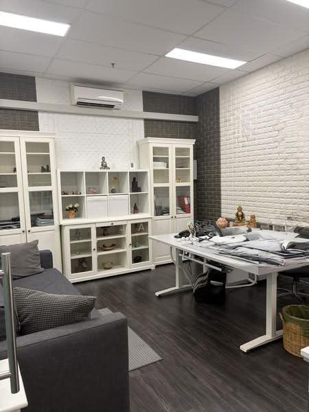 Midview City, 24 Sin Ming Lane, Ang Mo Kio / Bishan / Thomson, 1,496 sqft, Light Industrial (B1) For Sale, by Jane Liu Yan, 500260696 - Study - CommercialGuru.com.sg