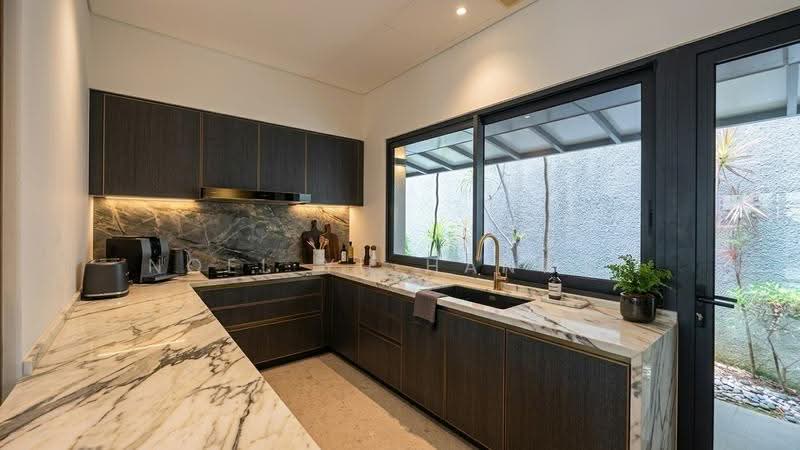 Victoria Park Villas, Coronation Road, Tanglin / Holland / Bukit Timah, 5 Bedrooms, 4,628 sqft, Semi-Detached House For Sale, by Noel Yu Hanwei, 500260708 - Kitchen - PropertyGuru.com.sg