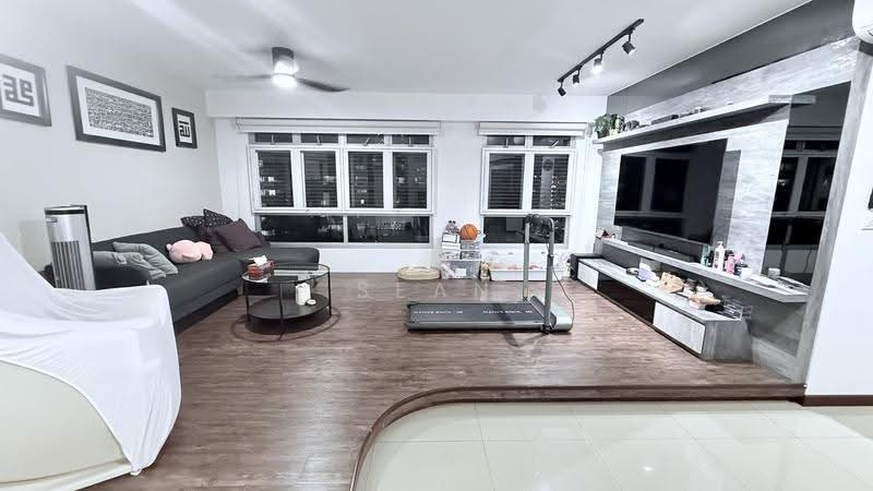 183C Woodlands Street 13, 183C Woodlands Street 13, Admiralty / Woodlands, 3 Bedrooms, 1,216 sqft, HDB Flat For Sale, by Sean Ng, 500260711 - Living Room - PropertyGuru.com.sg
